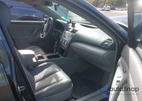 2010 Toyota Camry Se/Le/Xle z USA, uszkodzony, nr VIN 4T4BF3EK3AR053113